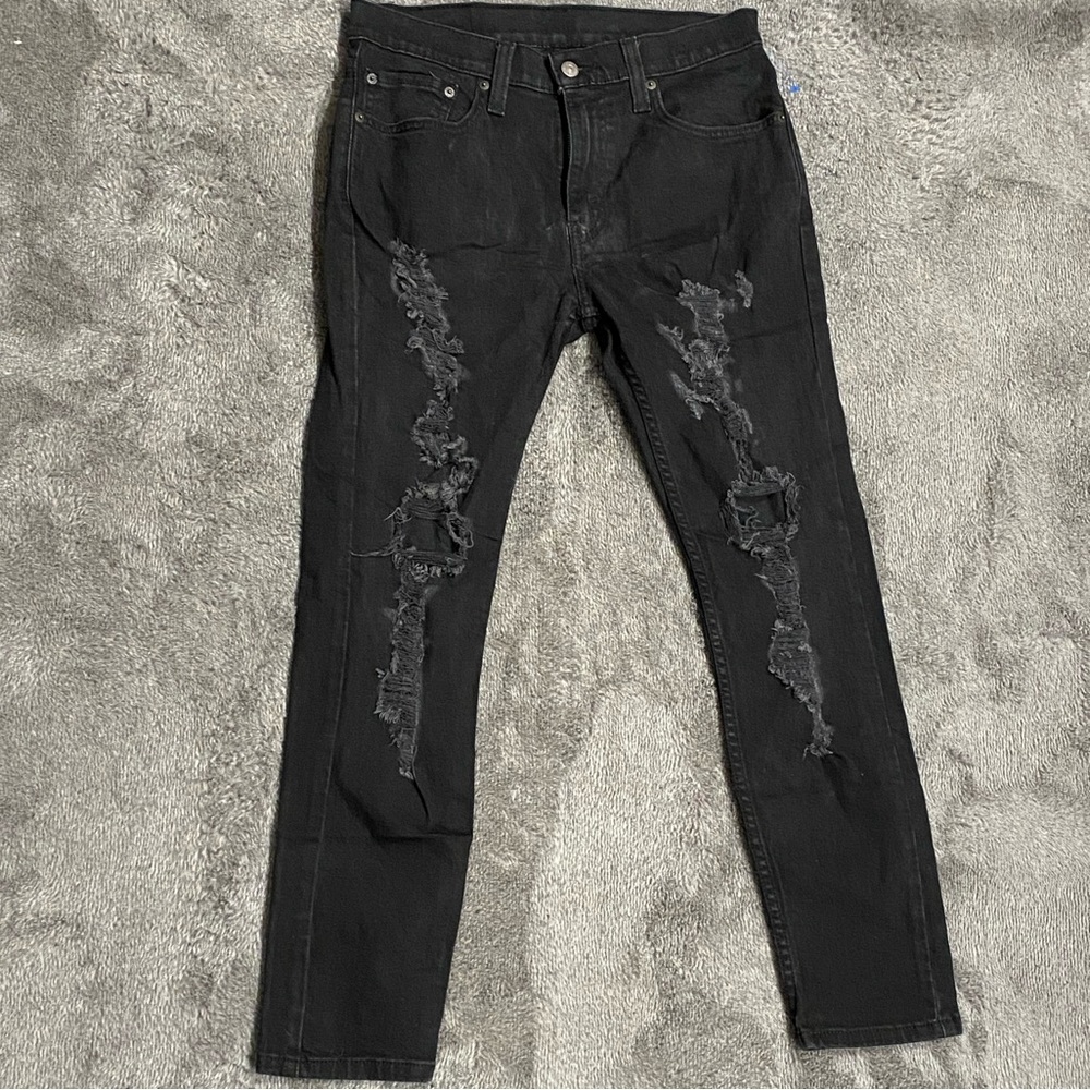 Distressed Levi Jeans W31 L30